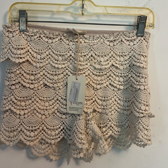 Woman shorts by Latiste - Picture 6 of 6